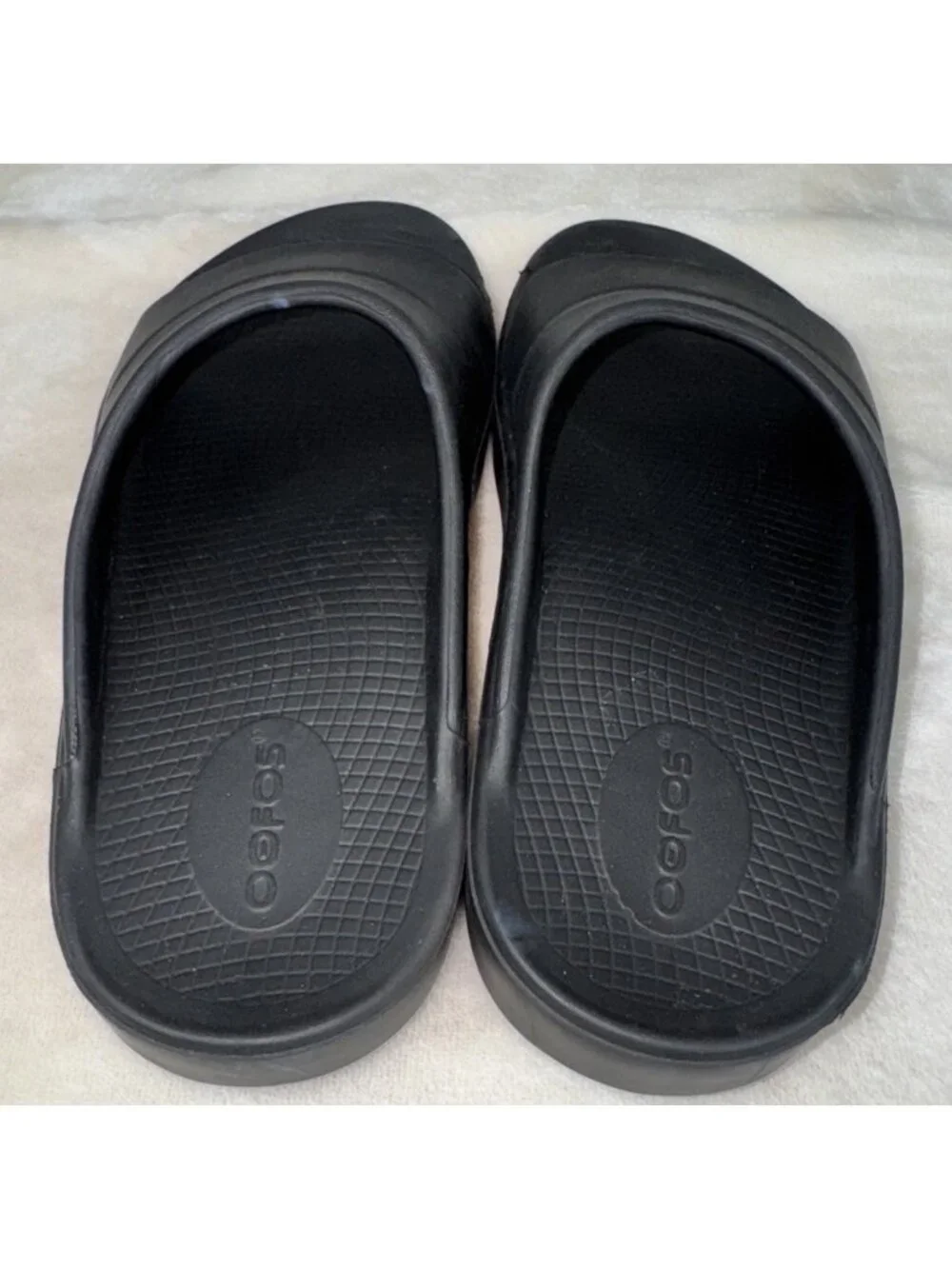 Oofos OOAHH Sandals Unisex Recovery Slide Shoes Black Unisex Men’s 6 Women’s 8